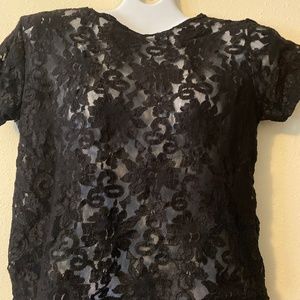 Short Lace See Thru Top   Size Medium Style 221265